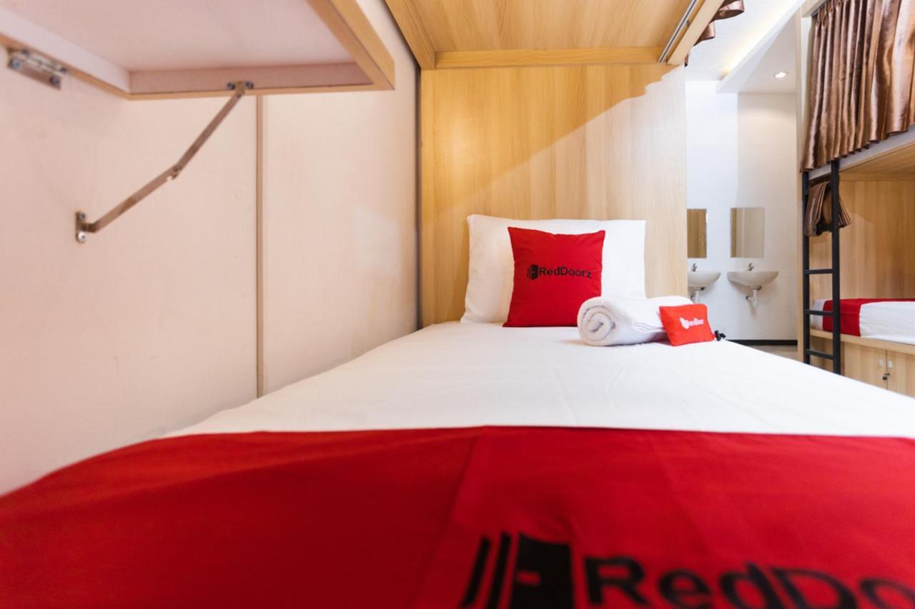 Reddoorz Hostel @ Malang City Center 2 Dış mekan fotoğraf