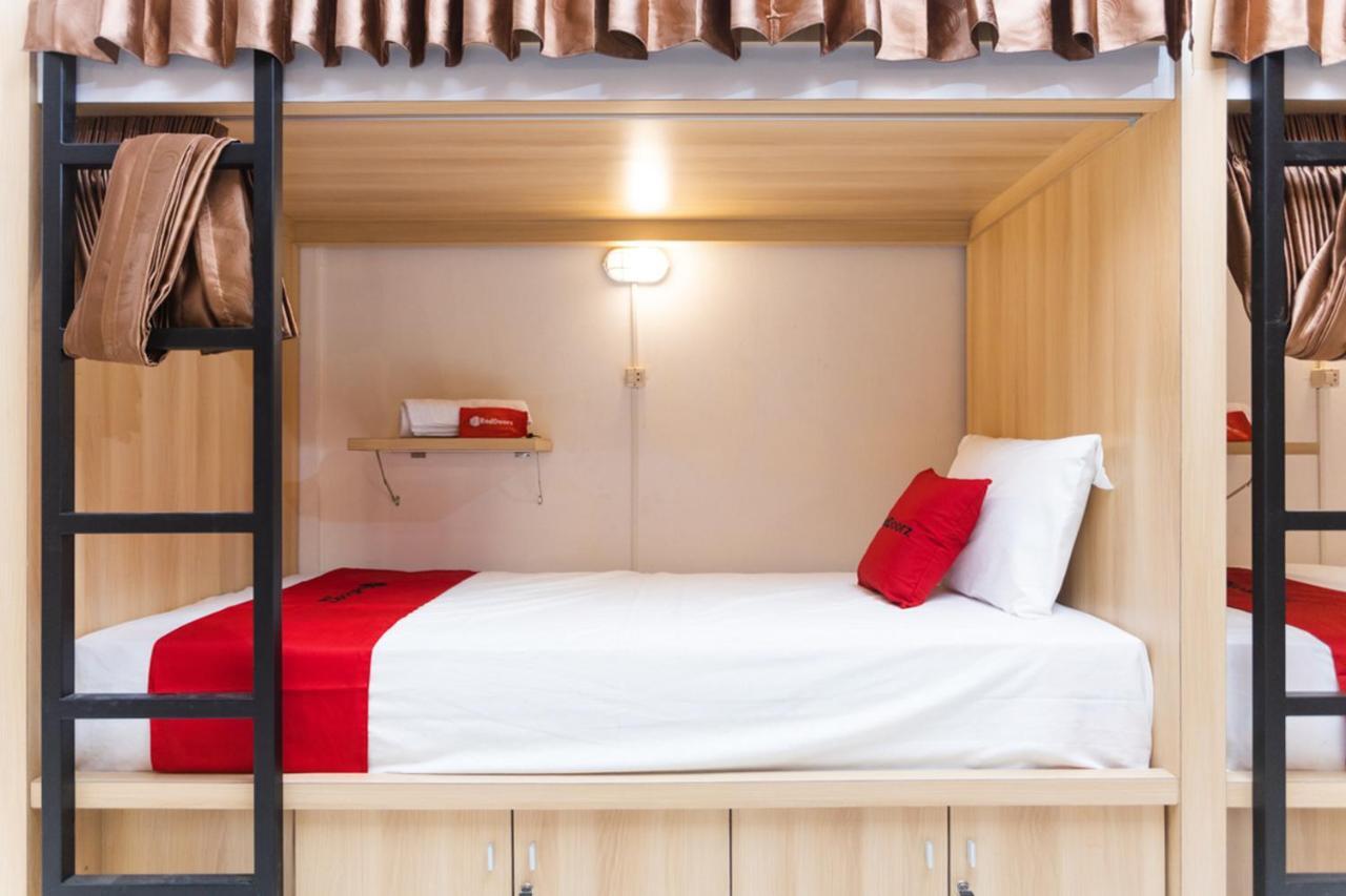 Reddoorz Hostel @ Malang City Center 2 Dış mekan fotoğraf
